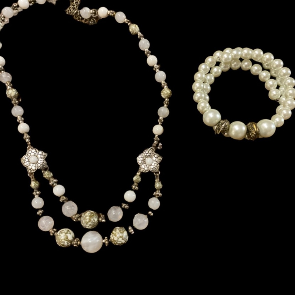 Faux pearl necklace with bracelet and earrings 77